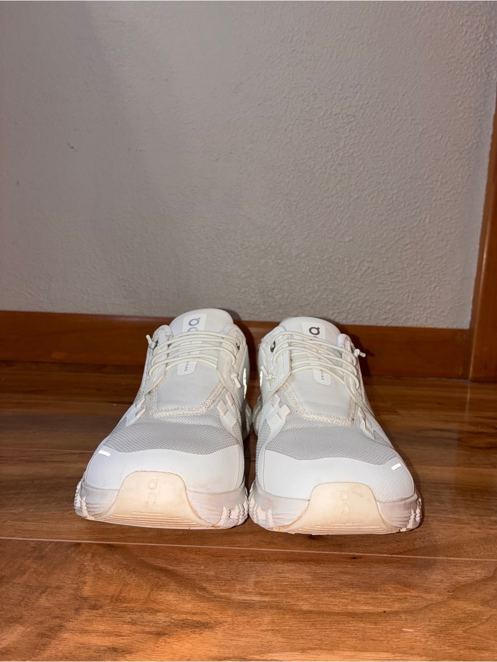 On Cloud 6 Women’s Athletic Running Sneaker Shoes, white - size 9.5 - Picture 4 of 10